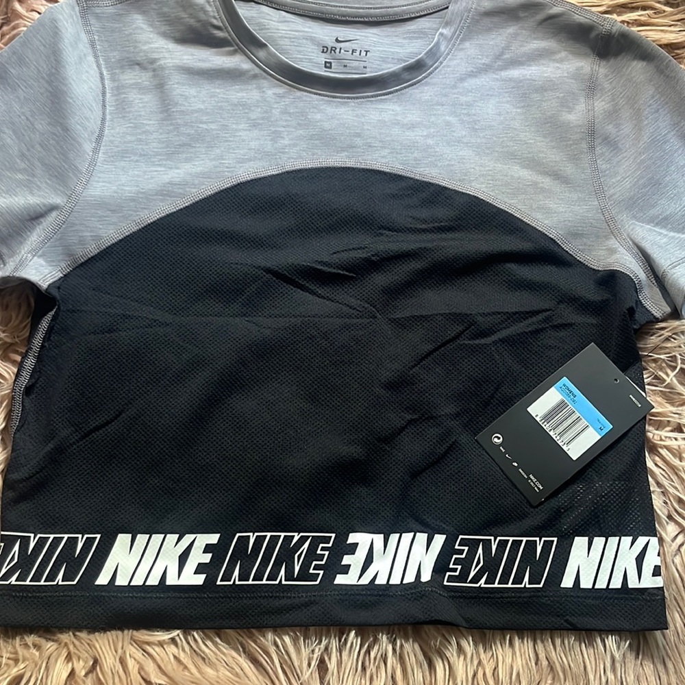 Nike Crop Top